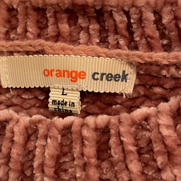 Orange Creek Women’s Large Embroidery Rose Floral Large round neck sweater - Picture 6 of 7